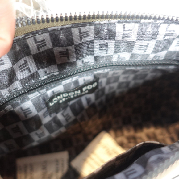 London Fog Addison Tower Signature Print Olive Crossbody Bag NWT - Picture 7 of 10
